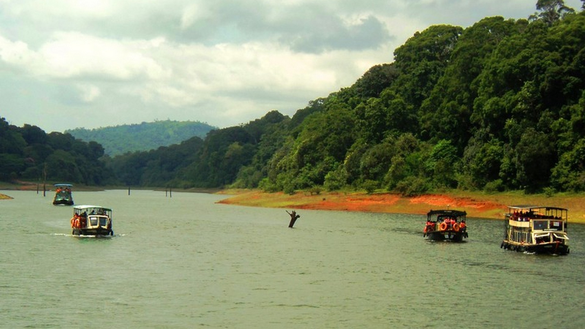 thekkady-boating