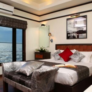 Luxury Houseboat Alleppey