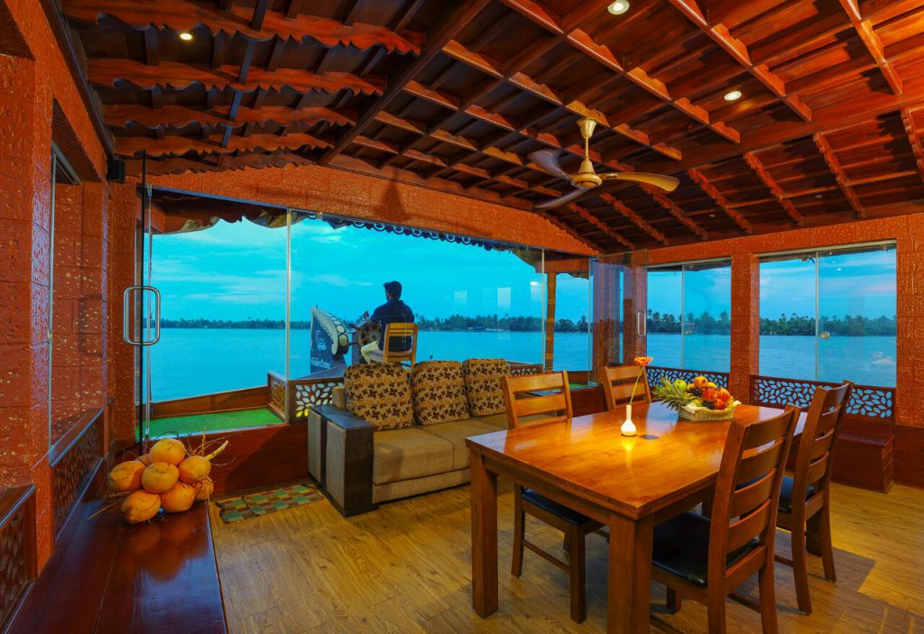 Alleppey Houseboat Guide 2025 | Kerala Backwater Tourism